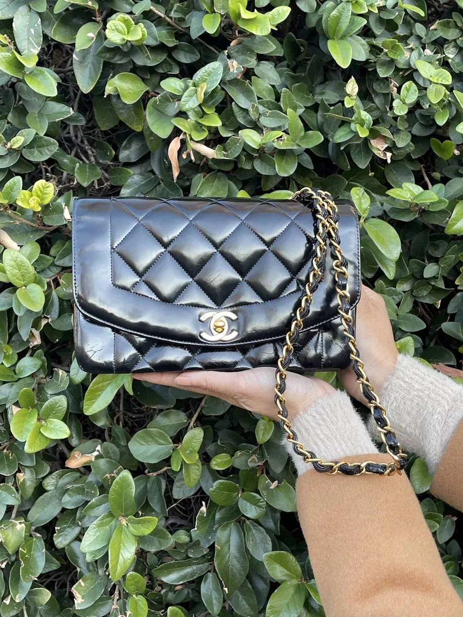 CHANEL Small Diana CC SingleFlap ShoulderBag Black Quilted Patent  Crossbody12691