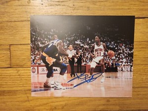 Isiah Thomas Detroit Pistons Autographed 8 x 10 Photo Against Lakers COA