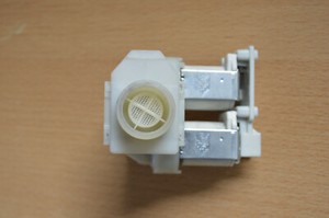 Bosch Waschmaschine Magnetventil Zulaufventil 9000047096