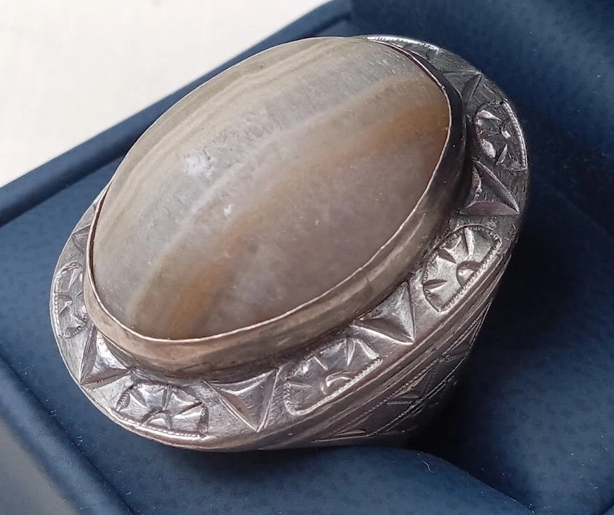 Big Bold Unique Sterling Silver Men's Ring with Cabochon Agate - Size 13 - Image 2 of 4