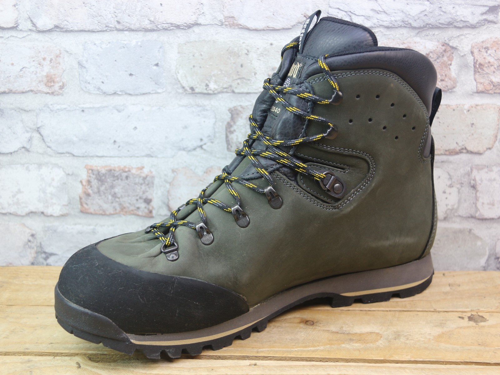 MENS BESTARD BREITHORN GORETEX LITE WATERPROOF WALKING HIKING BOOTS UK 12.5 £325 eBay