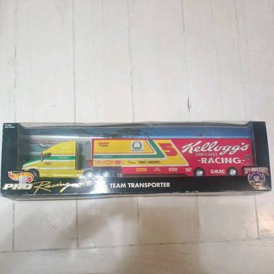 Hot Wheels Pro Racing Kellogg s Racing Team Transporter 50th Anniversary NEW