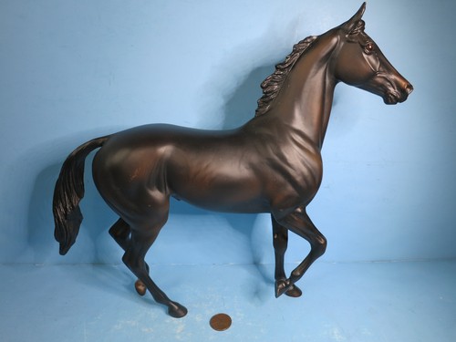 BREYER TRADITIONAL-Seattle Slew-Lonesome Glory Mold-2002-2006--USED