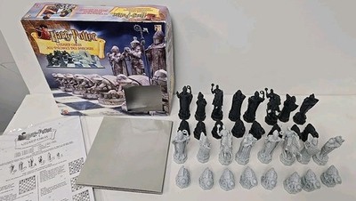Vinatge 2002 Harry Potter Wizard Chess Set 100% Complete Mattel 