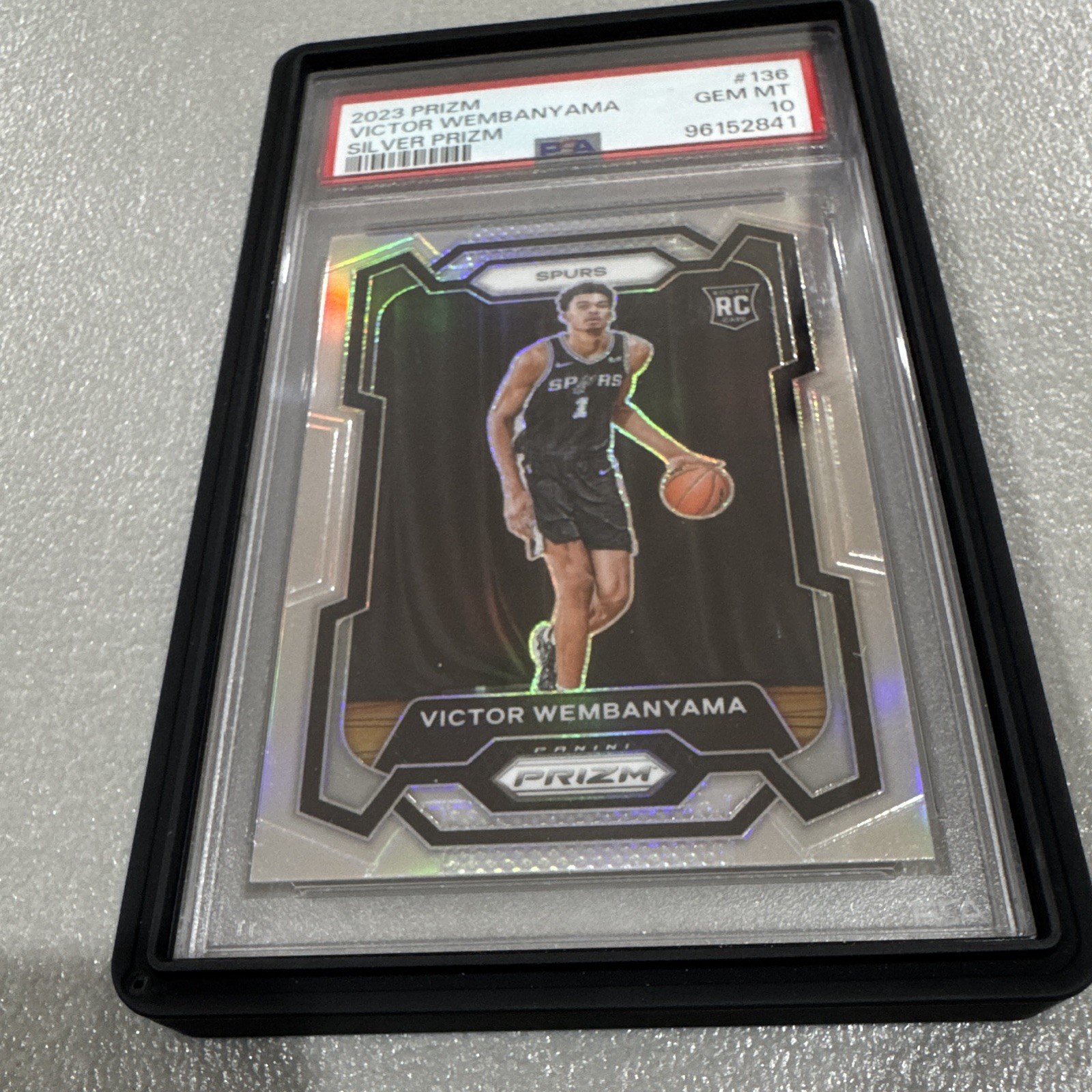 2023-24 Panini Prizm Victor Wembanyama #136 Silver Prizm RC PSA 10 view 6