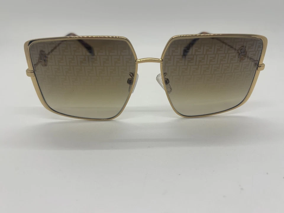 NUEVO FENDI FE40018U 30F GAFAS DE SOL CUADRADAS DORADAS 59-14-140mm Viene con Juego Completo Foto 2 de 4