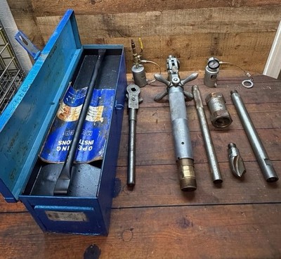Mueller D-5 Drilling Machine Water Main Tap Tool Kit w/ Case & Gauge NOS ???