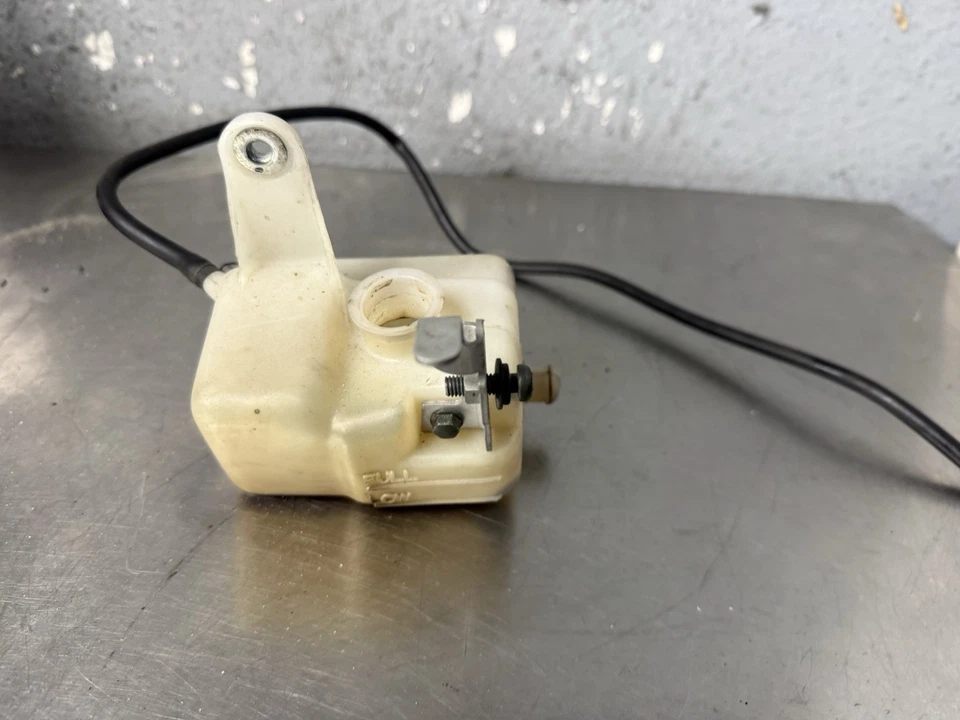 04-06 BOTELLA DEPÓSITO AGUA REFRIGERANTE YAMAHA YZF R1 5VY-21871-00-00 Foto 4 de 4