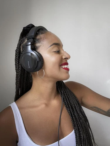 Pioneer DJ HDJ-CUE1 Professional DJ Headphones for Superior Sound Quality