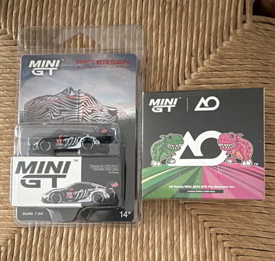 MINI GT 1:64 EXCLUSIVE LIMITED EDITION PETERSEN MUSEUM  AND REXY/ROXY PRO CHAMPS