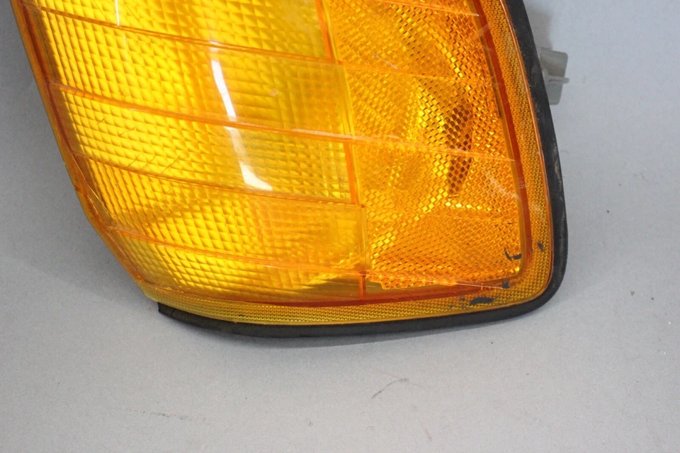 ✅ 92-96 Mercedes W140 S600 S500 Right Passenger Side Headlight Turn Signal OEM - Image 4 of 4