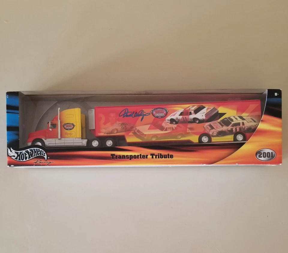 Hot Wheels 2001 Darrell Waltrip Transporter Tribute 1:64 diecast sin abrir. Foto 2 de 4
