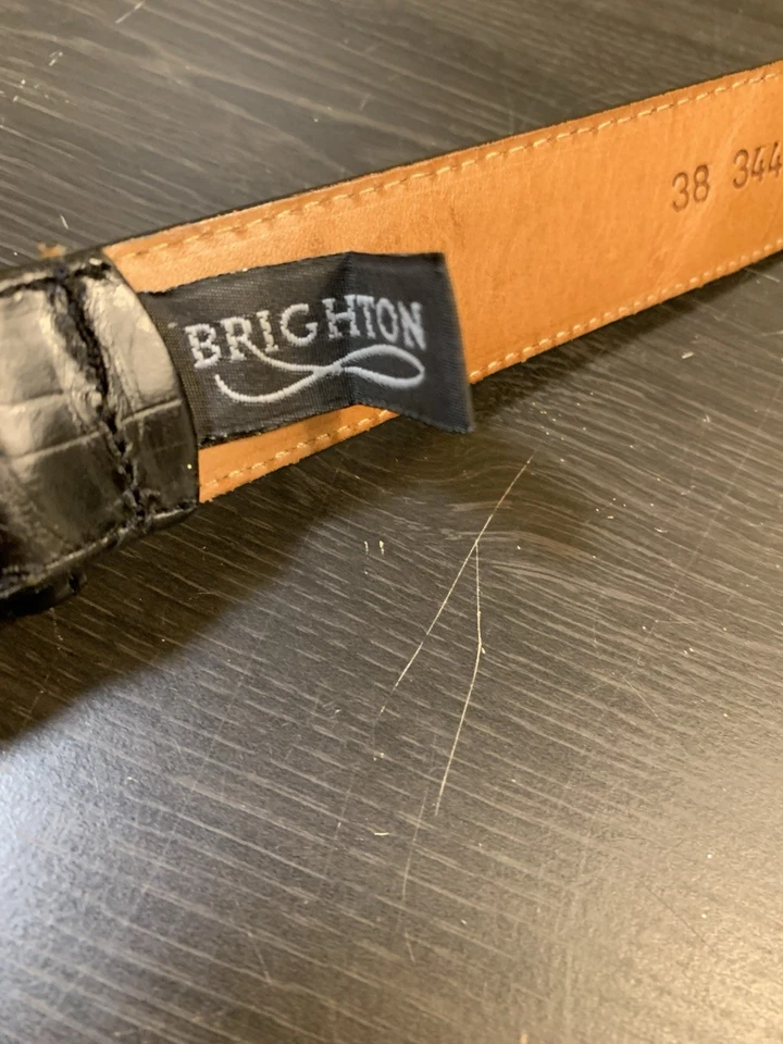 Cinturón Brighton para mujer 38 cuero de becerro negro cocodrilo en relieve carrera clásica Foto 4 de 4