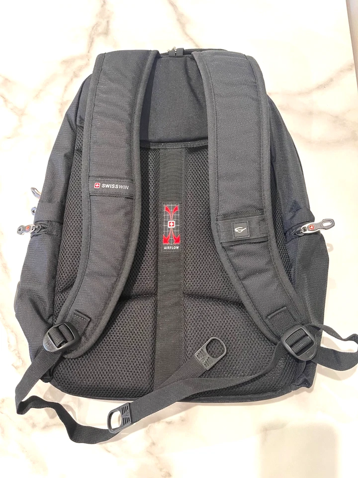 SwissGear 1900 ScanSmart 17” Laptop Backpack – Black – Excellent Condition - image 2 of 4