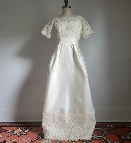 VTG 50's IVORY WEDDING GOWN with LACE TOP & DEEP BAND OF LACE at HEMLINE