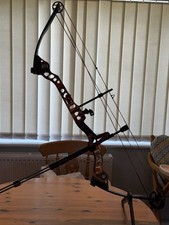 Mathews Conquest 4 Solocam Immaculate with Shibua Ultima and Viper Sight RH 50lb