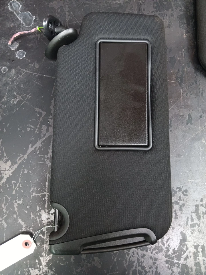 Dodge Charger 2014-2023 Juego de parasol extensible negro con espejos y luces Foto 2 de 4