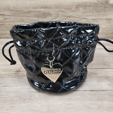 Borsa Guess marsupio con coulisse nero brevettato trapuntato borsello cuore ciondolo 4"x4"
