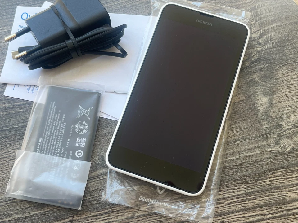 Подлинный Nokia Lumia 630 DS, две SIM-карты — белый — разблокированный — новый из старых запасов — в коробке - Изображение 3 из 4