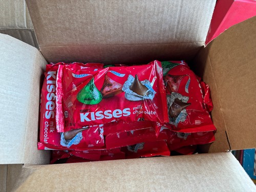 FULL CASE of 12 bags -Hershey's Kisses Milk Chocolate 10.1 oz Holiday BB 10/2025