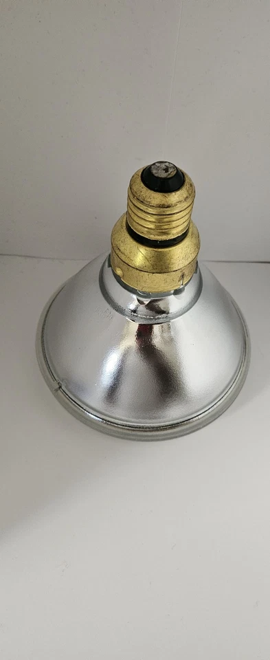 Feit electricIndoor/Outdoor PAR38 Flood Medium Base 90W Replacement Bulb, 2-pack - Image 4 of 4