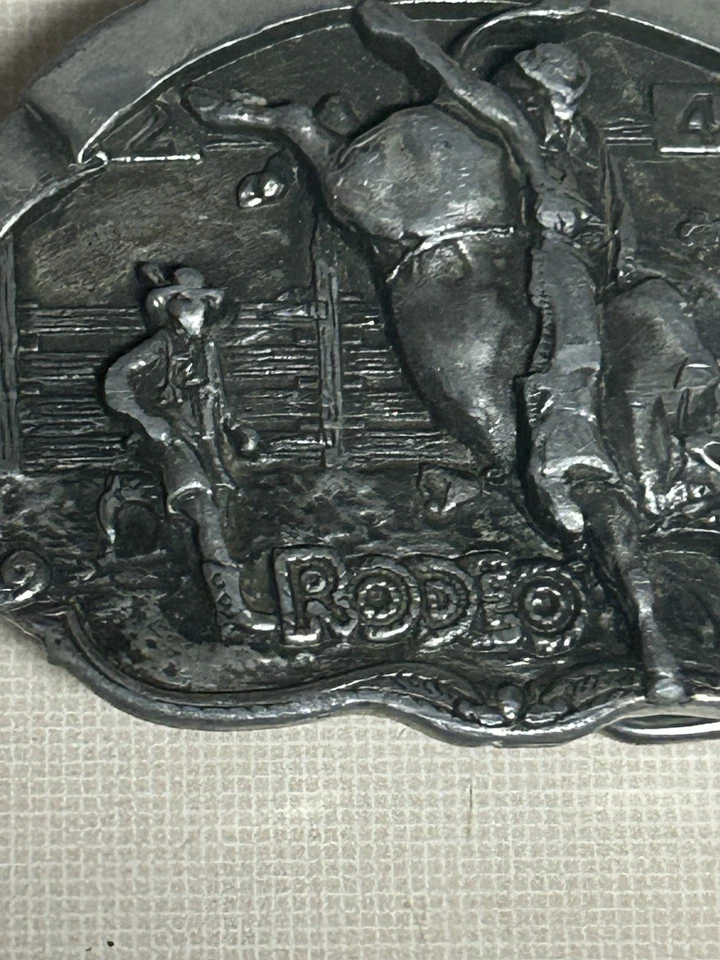 De colección 1981 Bergamo Brass Works Rodeo Bull Rider Hebilla de Cinturón B-86 Intrincado Sil Foto 2 de 4