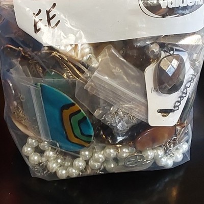 2 Lb Vintage/Now Jewelry Lot Most Wear/Resell Some Repair Harvest Tangled (EE)