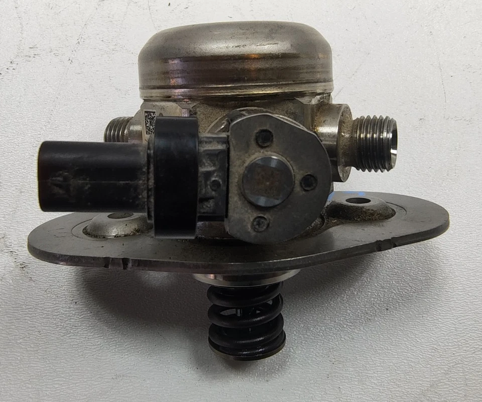 Топливный насос высокого давления 2016-2018 BMW 320I 330I 0261520258 от оригинального производителя - Изображение 2 из 4