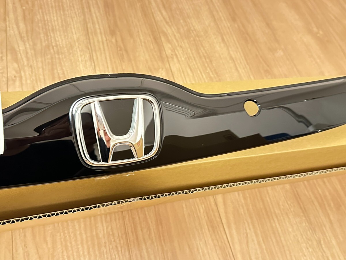 JAZZ　エスカルゴテール Honda Genuine Jazz Fit GK3 Tail Gate Rear Garnish Assy Black 74890