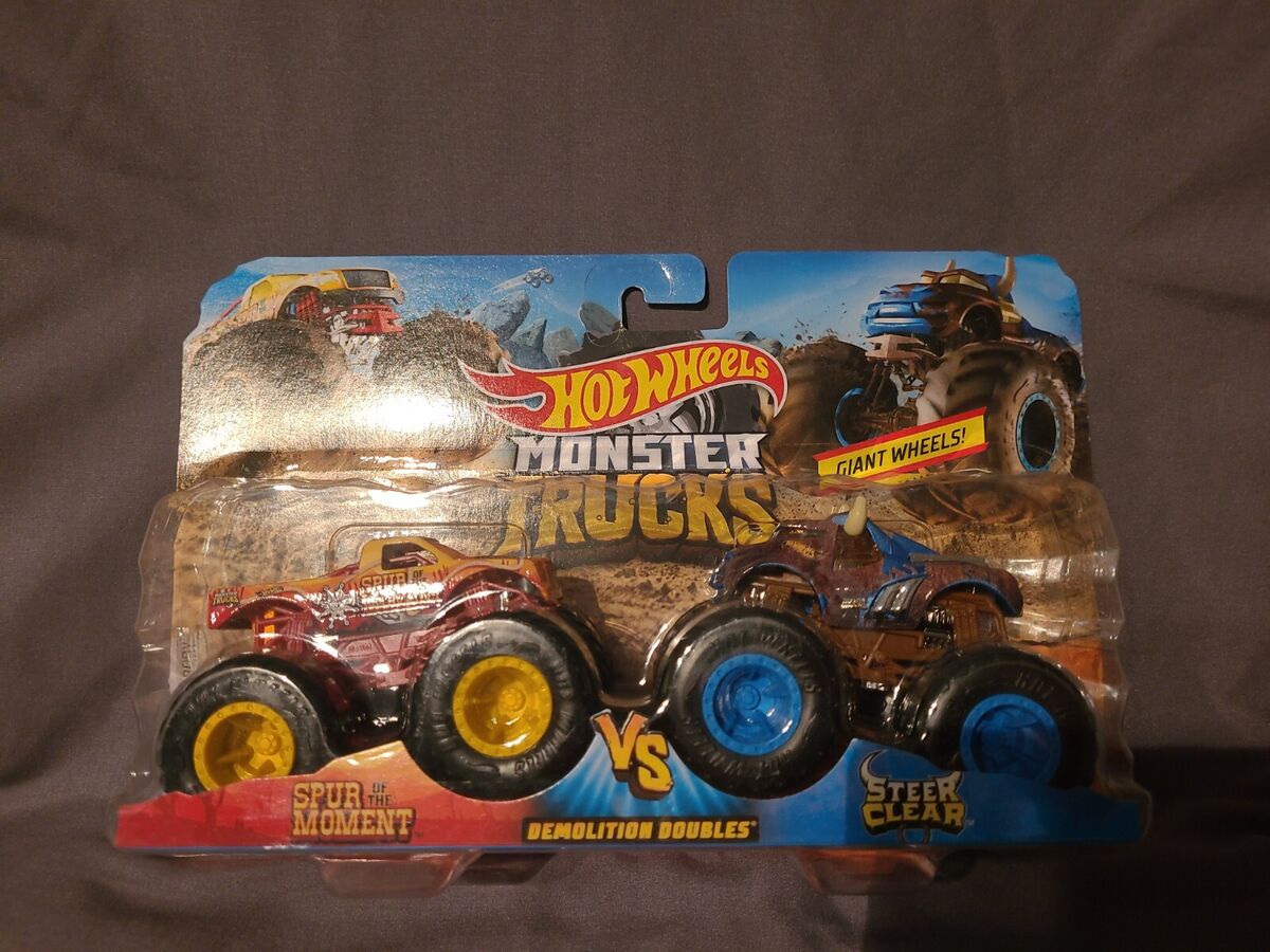 Hot Wheels Monster Trucks 1:64 Demolition Doubles 2-Pk - Spur Moment Vs  Steer Clear