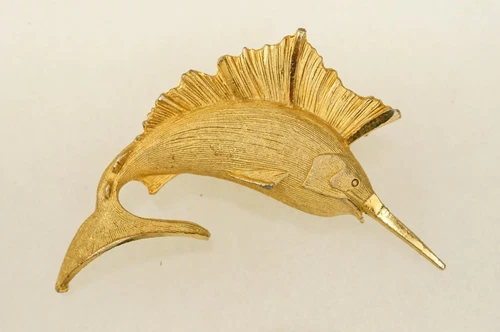 Vintage Costume Jewelry Brushed Gold Tone Marlin Swordfish Metal Brooch Fish Pin