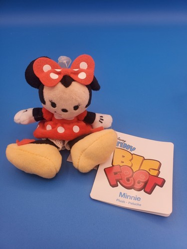 Muñeca de peluche Minnie Mouse 4" Pequeña Pies Grandes Tienda Disney Rojo relleno NUEVO - Imagen 5 de 5