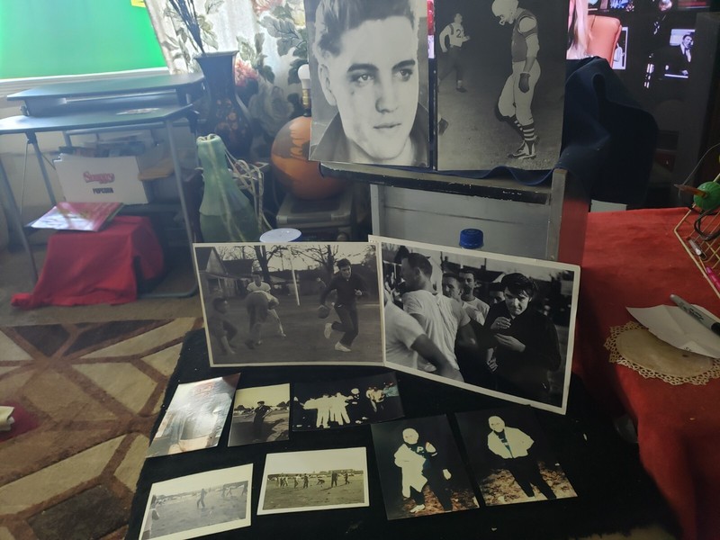 ELVIS PRESLEY 1956 PLAYING FOOTBALL  PHOTOS  SET  1950S  ELVIS