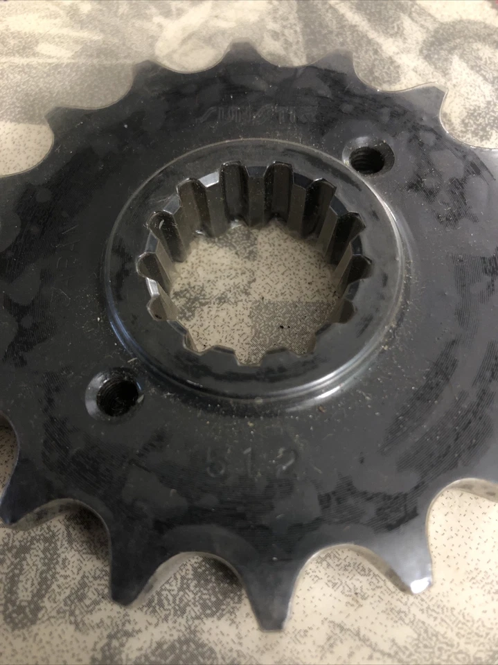 Piñón delantero Sunstar HONDA CB F Big one 1000 93,94,95,96 530 con 16 dientes Foto 3 de 4
