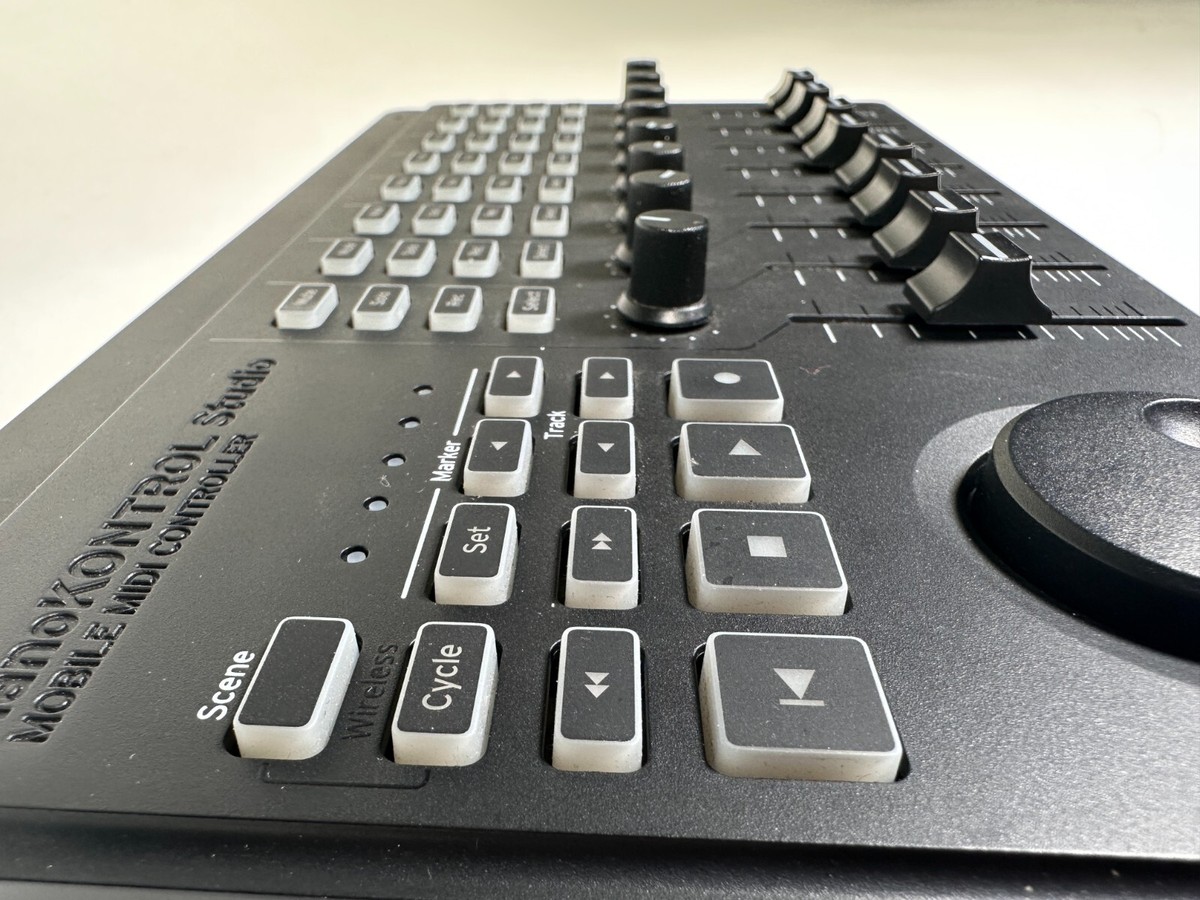 2 MINT CONTROLLERS / 1 Korg nanoKEY Studio + 1 Korg nanoKONTROL