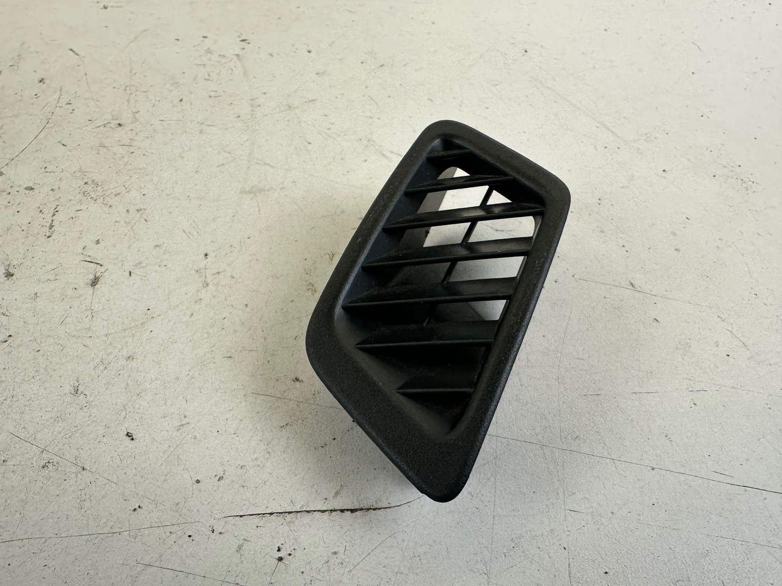 Mitsubishi Lancer Evolution GT-A Right Windshield Dash Air Vent VII Evo 7 02-03