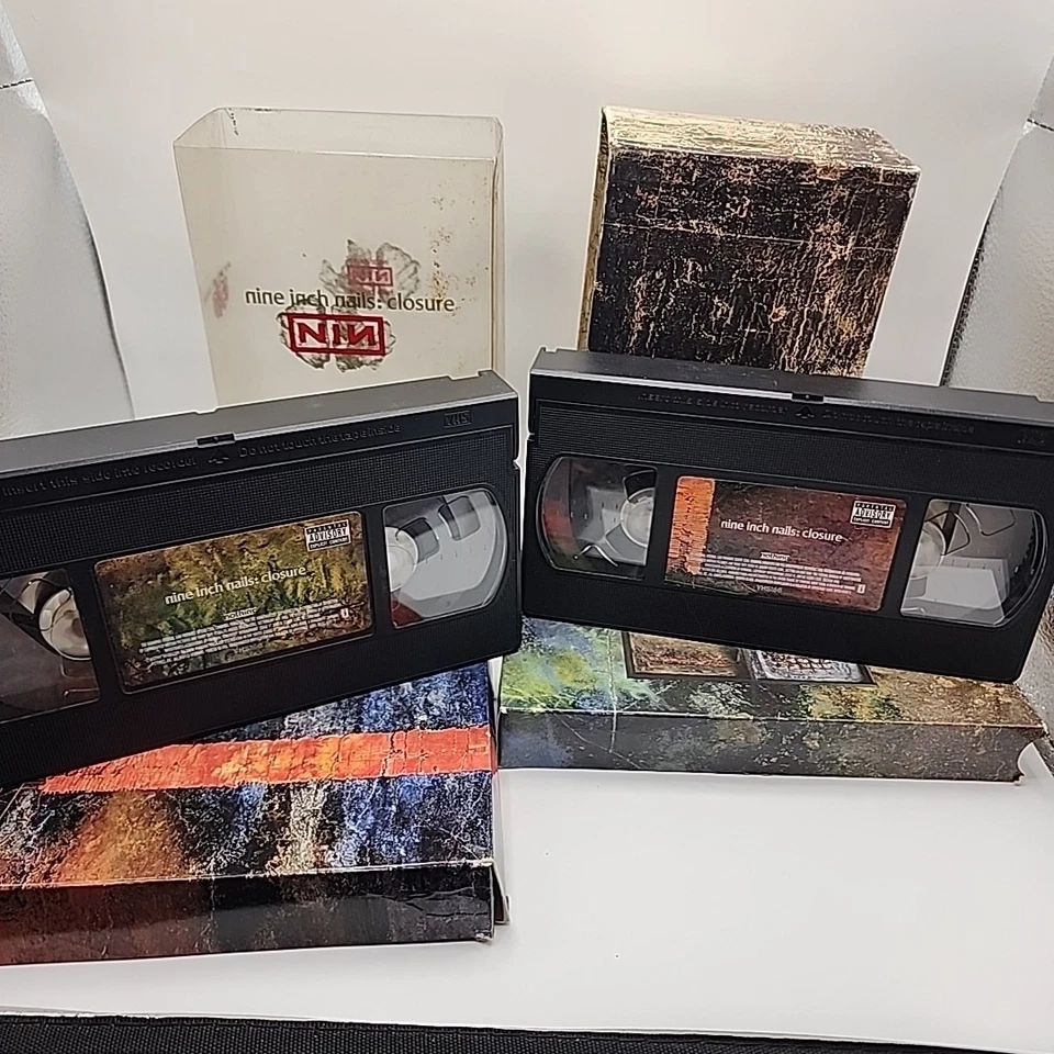 Nine Inch Nails: Closure 1997 Music Video & Documentary VHS 2 Tapes Box Set Used - Image 3 of 4