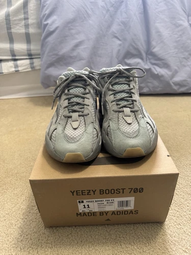 Yeezy 700 V2 'Inerzia'