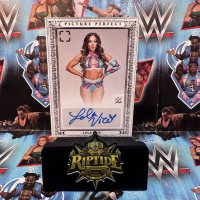 Lola Vice WWE Panini Photogenic 2024 Picture Perfect Base Auto #PP-LLV