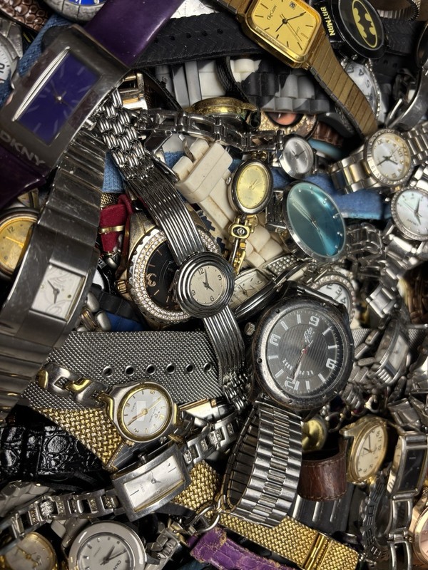 Huge Watch Lot 24.0 LBS. All Are Complete. No Missing Backs Or Broken Dials.