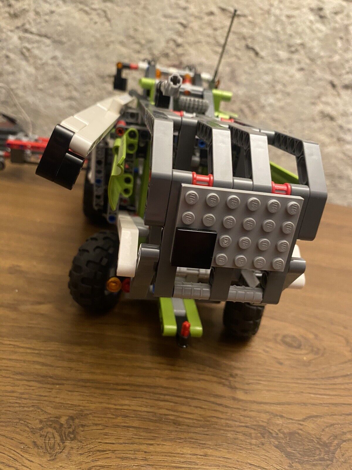 LEGO TECHNIC: Combine Harvester 8274-1