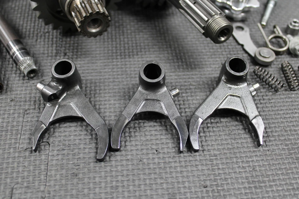 KTM 350 SXF SX-F 2015 transmisión OEM transmisión Tranny transmisión contador principal ejes engranajes Foto 3 de 4