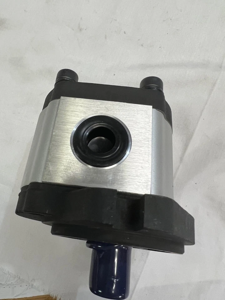 Dynamic GP-F20-06-P1-A interchange Hydraulic gear pump 2.80 GPM @ 1800 RPM 3650 - Image 2 of 4