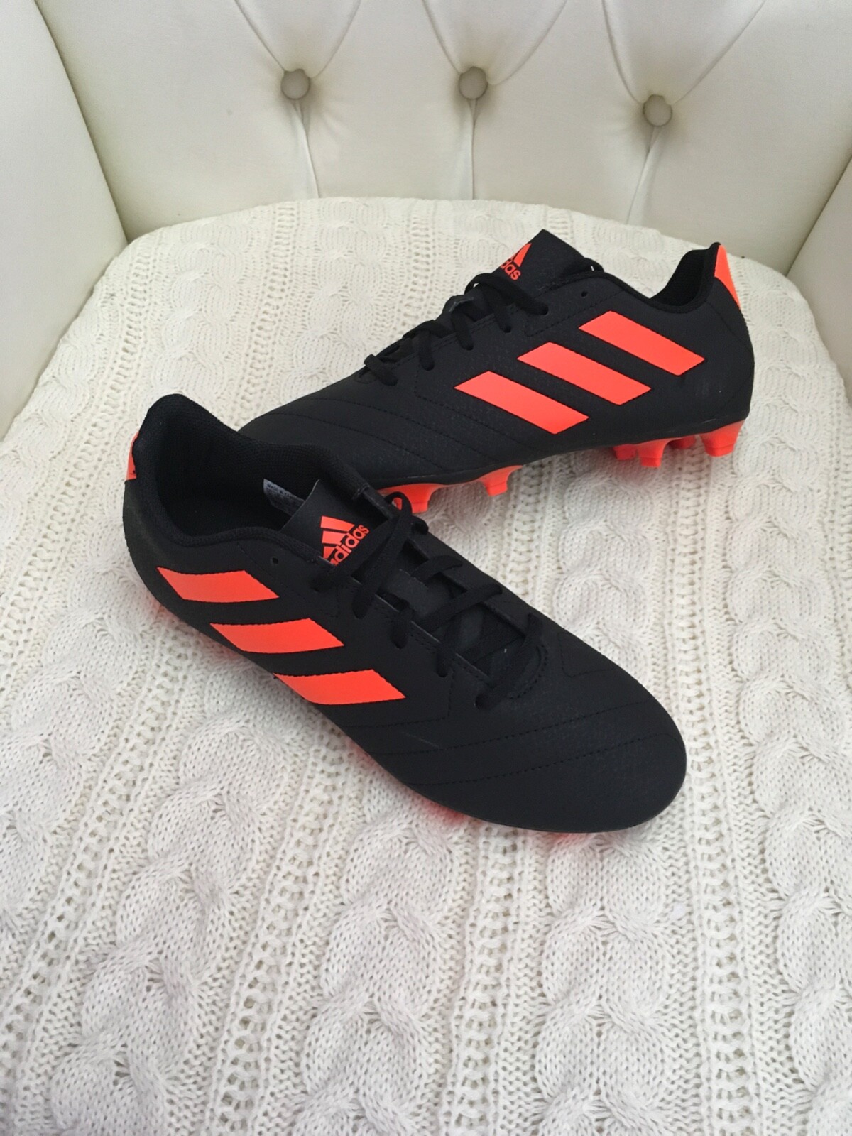 ORANGE FOOTBALL BOOTS SIZE 