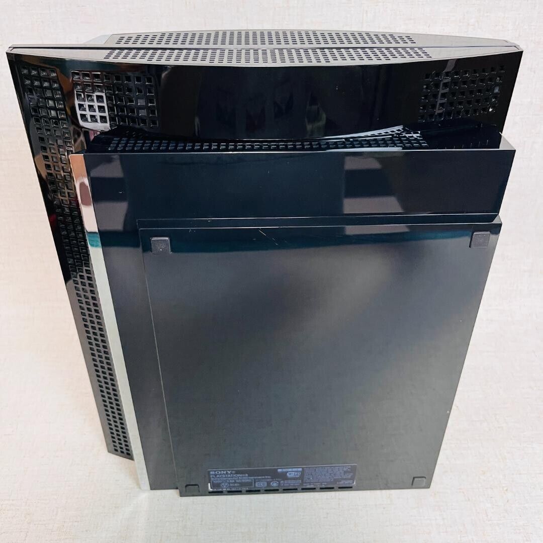 Sony PlayStation 3 PS3 CECHA00 60GB First Black Model Sony PlayStation 3 PS3 CECHA00 60GB First Black Model