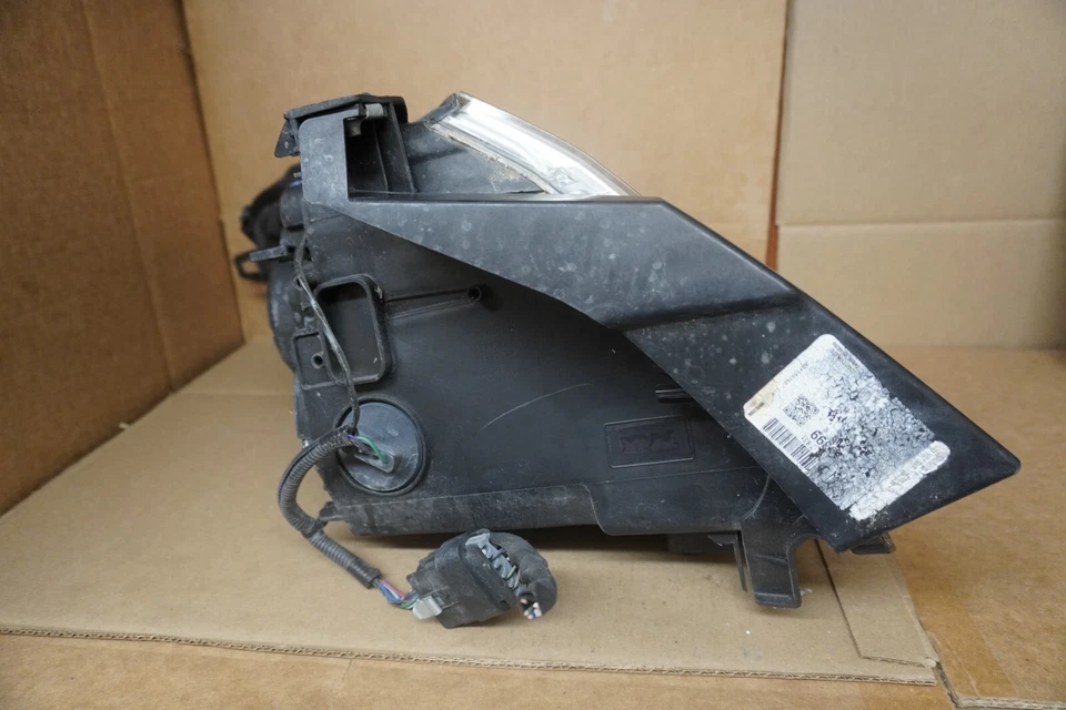 Faro de repuesto del lado derecho del pasajero Cadillac SRX 2014 2015 2016 TYC OEM Foto 4 de 4