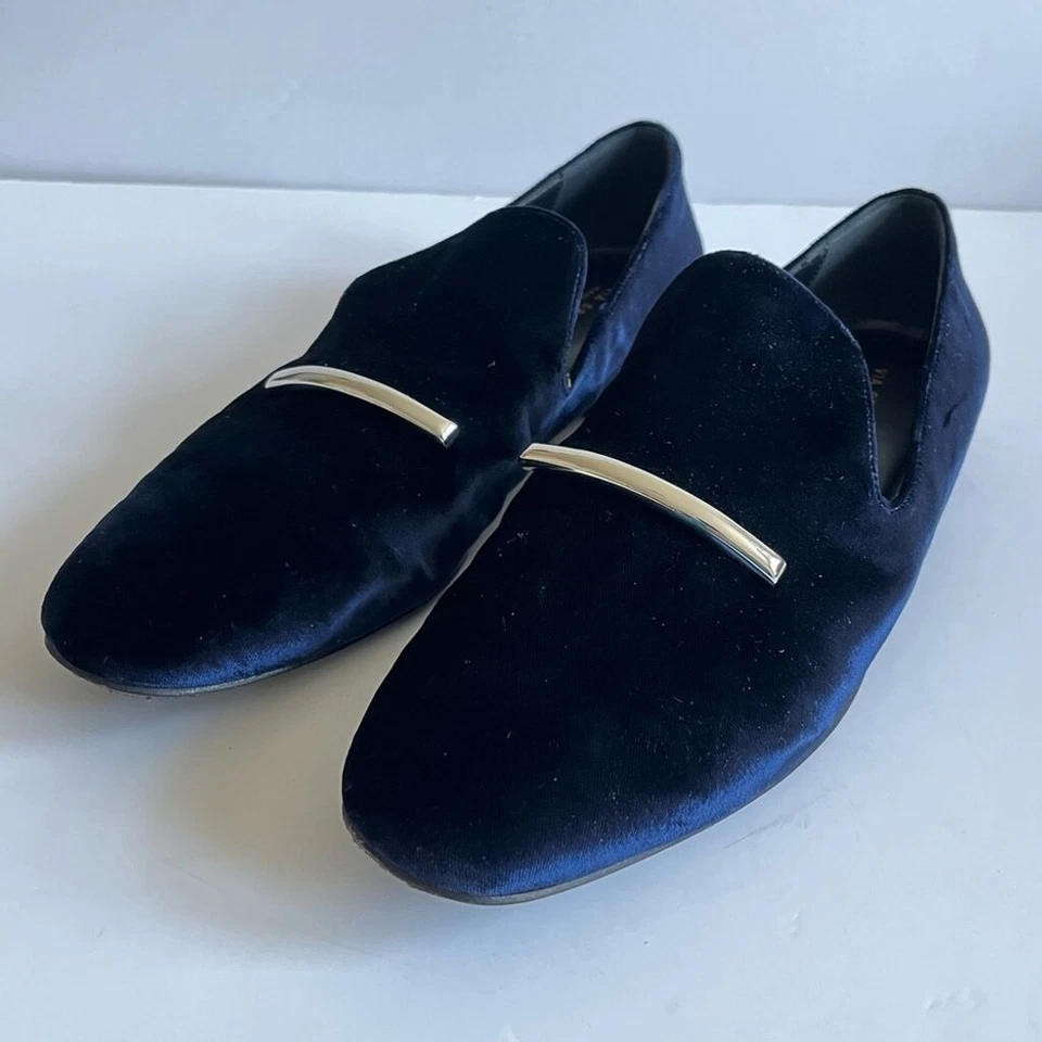 Mocasines planos Via Spiga Tallis Italia terciopelo azul marino con acento plateado talla 8M Foto 2 de 4