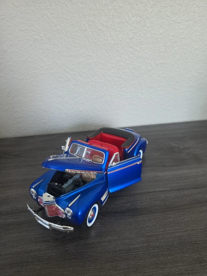 Welly 1:18 1941 Chevy Special Deluxe Convertible Metallic Blue Diecast - Image 2 of 4