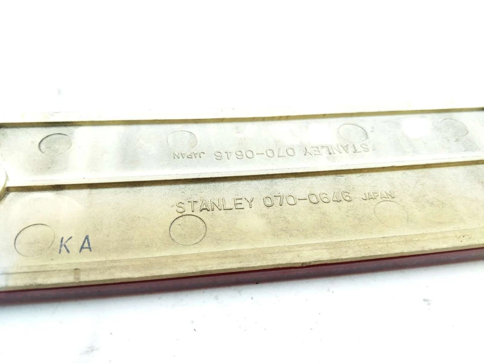 Reflector central luz trasera alforja 85 Honda Goldwing 1200 GL1200 070-0646 (C) Foto 4 de 4