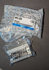 1pcs SMC MHF2-12D1R MHF12D1R Cylinder New